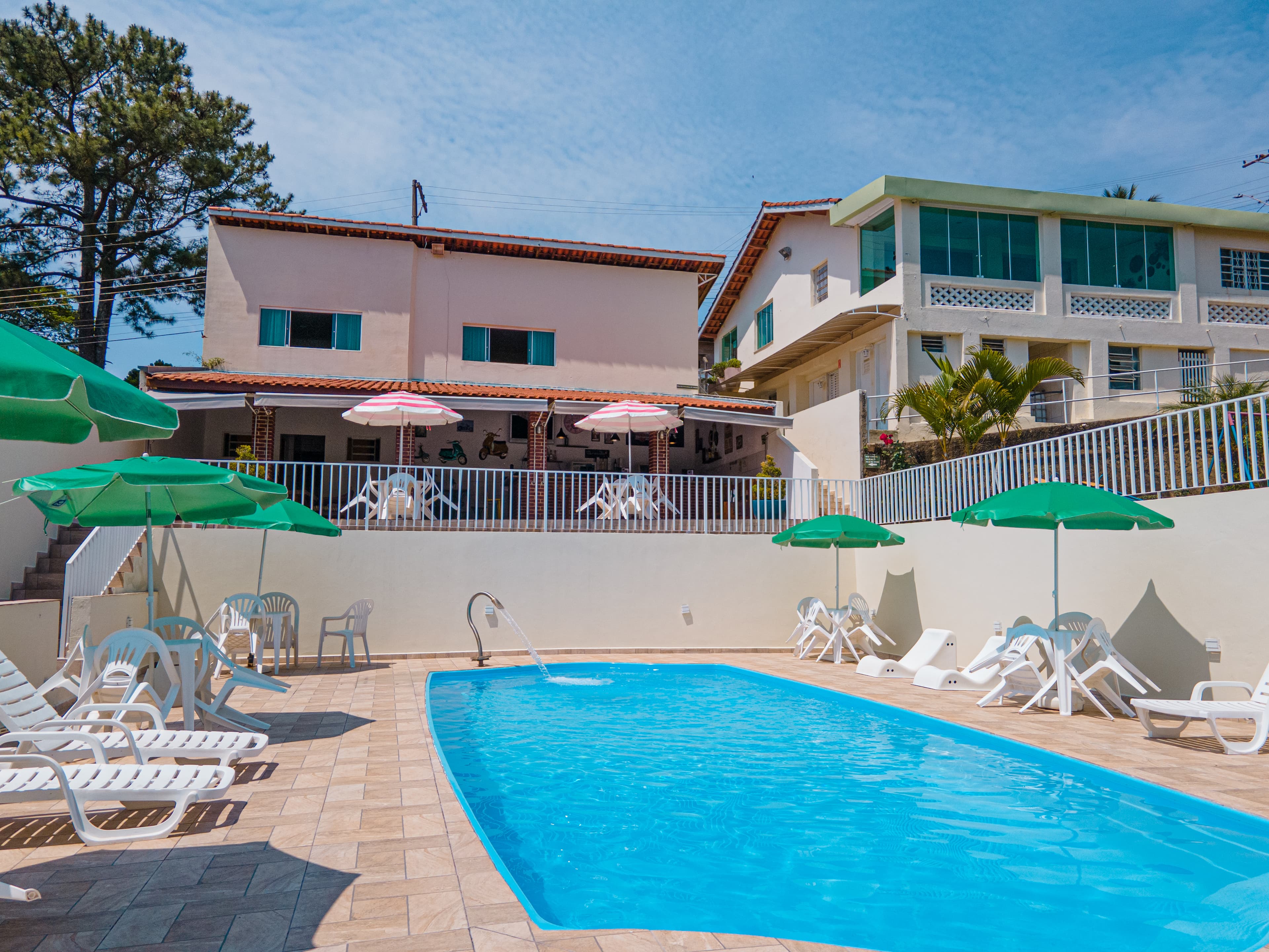 Vista da área da piscina para reserva